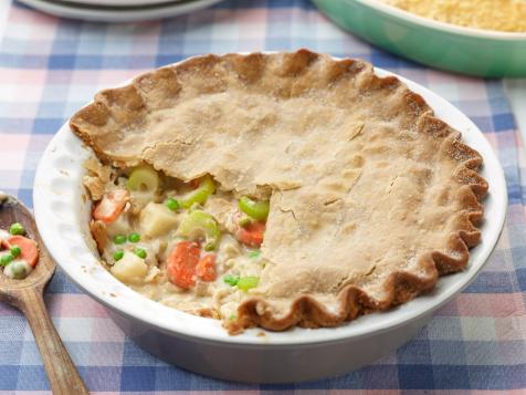 TrishaYearwood_ChicklessPotPie_H1